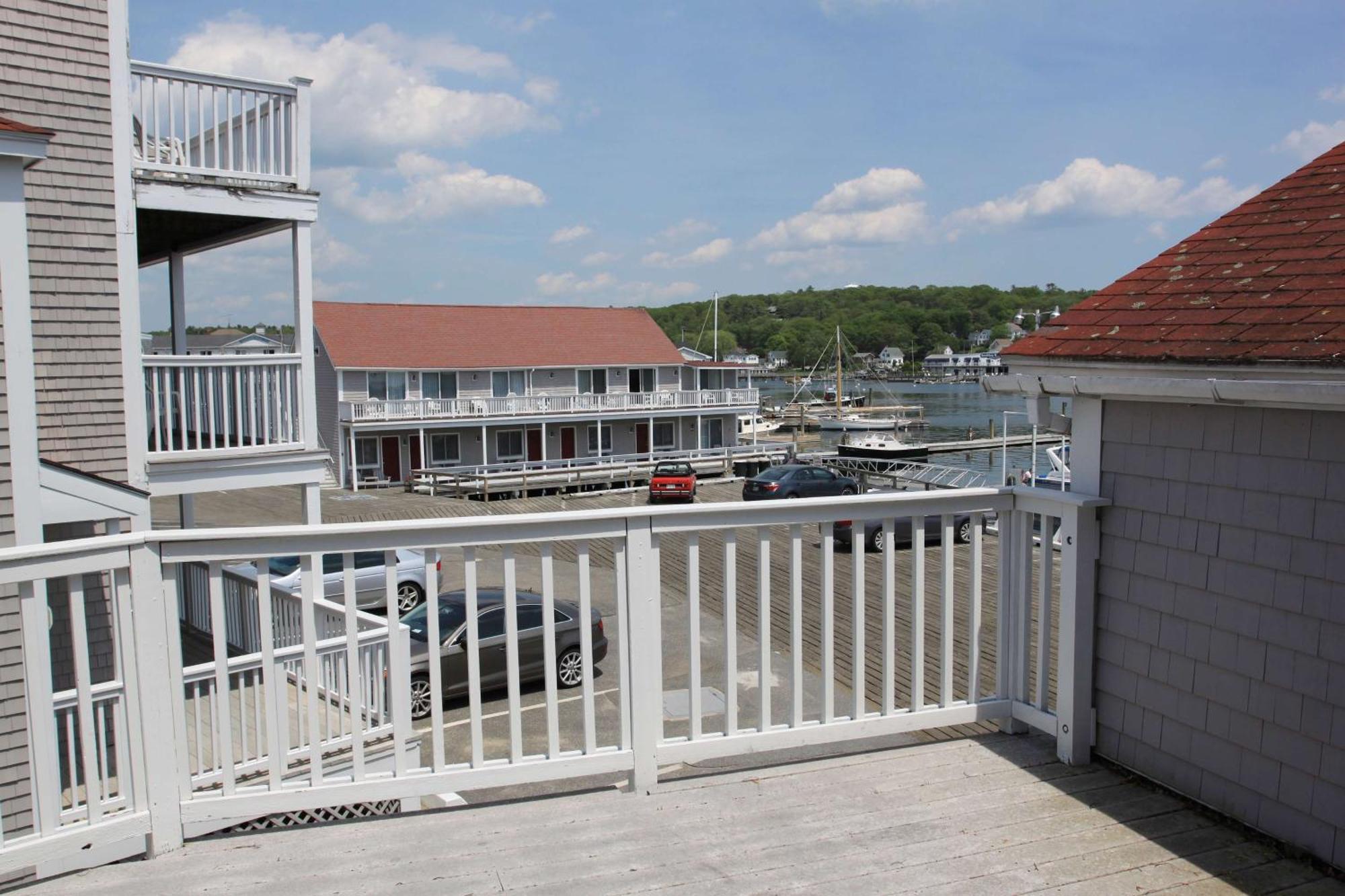 Tugboat Inn Boothbay Harbor Exterior photo